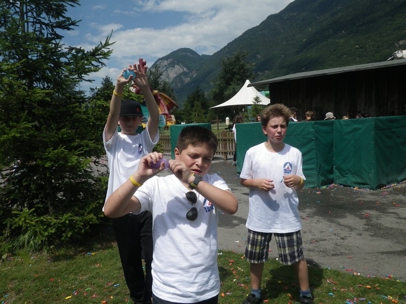 Village Camps International Summer Camp Leysin, Switzerland 2026-08-15 https://www.villagecamps.com/journals_admin/images/695-10-yellowgreeniess (7).jpg